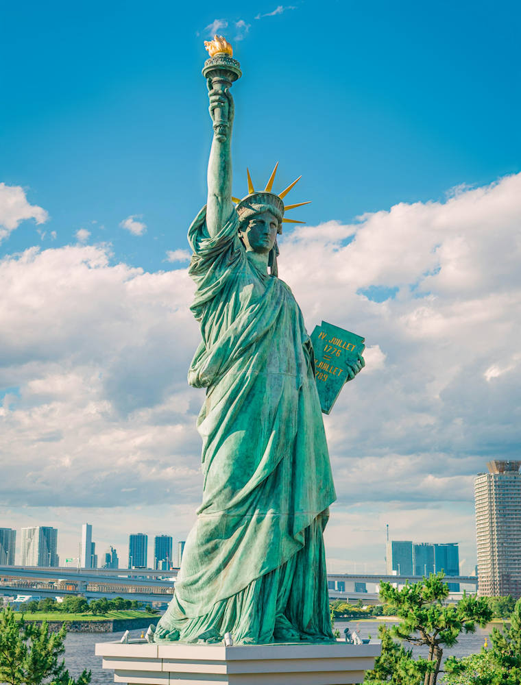 Red Hook Brooklyn — vista sulla Statua della Libertà dal Valentino Pier